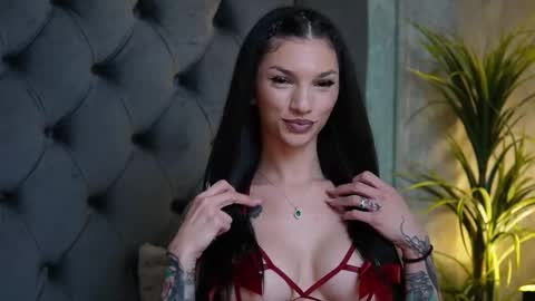 Snapshot of miamicoffee chatting on September 2025 05:58:01 PM Miami online show from September 2025 05:58:01 PM