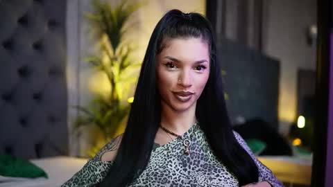 Snapshot of miamicoffee chatting on October 2025 06:19:01 PM Miami online show from October 2025 06:19:01 PM