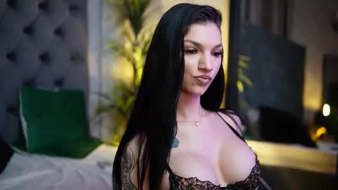 Snapshot of miamicoffee chatting on October 2025 06:02:01 PM Miami online show from October 2025 06:02:01 PM