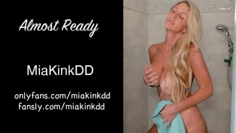 Snapshot of miamilfs chatting on November 2025 03:27:01 AM Mia online show from November 2025 03:27:01 AM