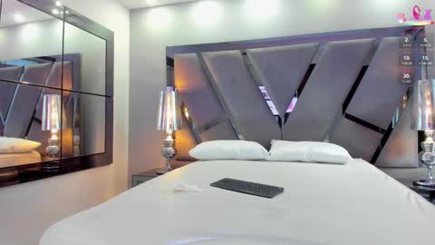 miamirage_ online show from October 2025 12:46:01 PM