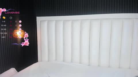 Snapshot of miamistrex chatting on September 2025 04:27:01 AM Mia Mistrex online show from September 2025 04:27:01 AM