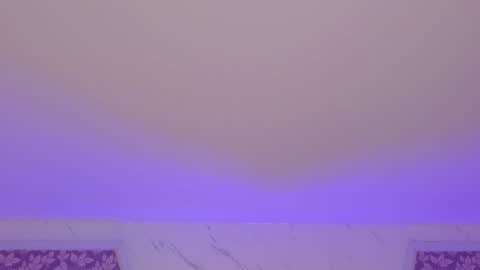 Snapshot of miamontoya chatting on October 2025 01:09:02 PM Mia -5 7001400 Follow online show from October 2025 01:09:02 PM