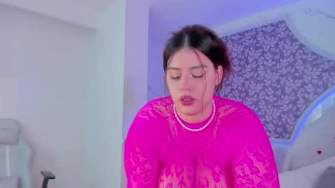 Mia   -5 7001400 Follow  online show from March 2026 12:55:01 PM