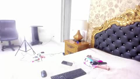 Snapshot of miamoxxy chatting on October 2025 11:54:02 AM Mia online show from October 2025 11:54:02 AM