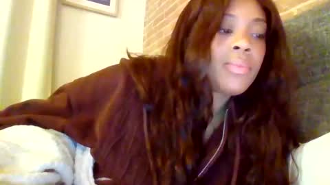 Snapshot of miamuffin8 chatting on October 2025 04:10:02 AM MiaMuffn online show from October 2025 04:10:02 AM