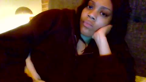 Snapshot of miamuffin8 chatting on October 2025 06:23:02 AM MiaMuffn online show from October 2025 06:23:02 AM