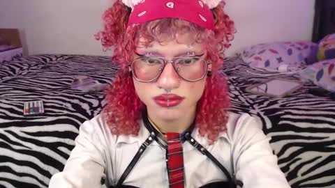 Snapshot of miancuntydoll chatting on January 2025 02:35:02 AM MianCuntyDoll online show from January 2025 02:35:02 AM