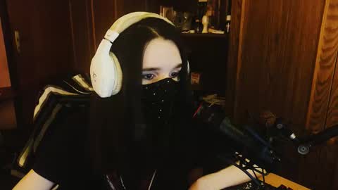 Kristien online show from March 2026 04:47:01 AM