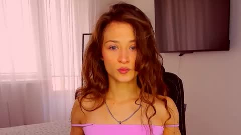 Snapshot of miapaw chatting on October 2025 08:35:01 AM Mia online show from October 2025 08:35:01 AM