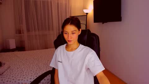 Snapshot of miapaw chatting on October 2025 09:03:02 PM Mia online show from October 2025 09:03:02 PM