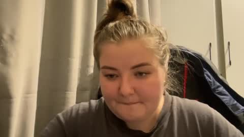 Snapshot of miapisa chatting on October 2025 08:08:02 PM miapisa online show from October 2025 08:08:02 PM