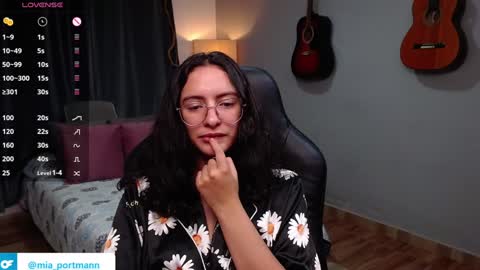 MIAPORTMANN online show from January 2025 10:52:02 AM