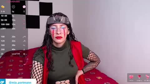 MIAPORTMANN online show from November 2025 02:48:02 PM