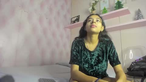 Snapshot of miarivers_ chatting on December 2025 12:32:02 PM MIA online show from December 2025 12:32:02 PM