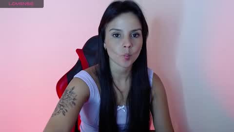 miarobinn_ online show from September 2025 05:40:02 PM