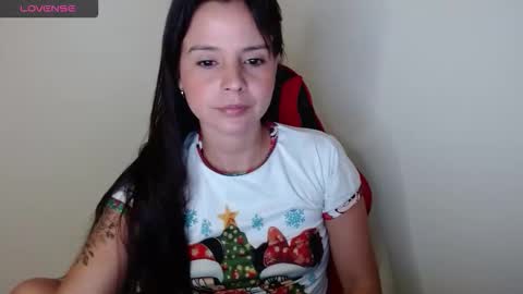 miarobinn_ online show from October 2025 10:57:02 AM