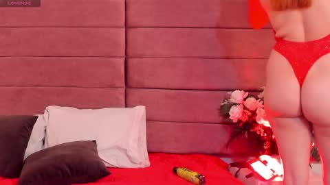 Mia Rouxx online show from October 2025 11:33:02 AM