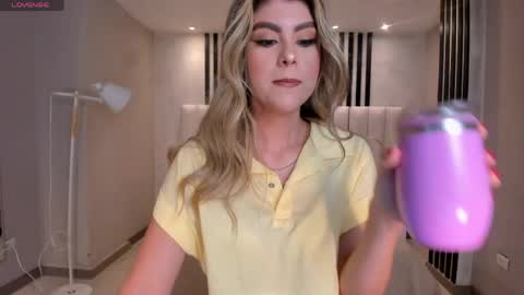 Mia Silva online show from May 2026 11:15:01 AM