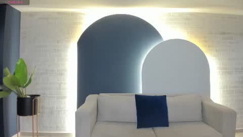 Mia Silva online show from July 2026 10:47:01 AM