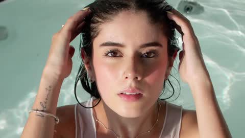 Mia online show from February 2025 10:21:02 PM