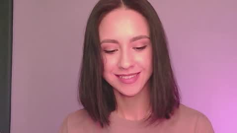 Mia online show from September 2025 07:23:01 AM