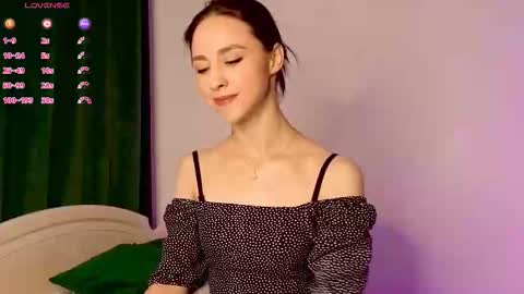 Snapshot of miasweetashoney chatting on December 2025 06:40:02 AM Mia online show from December 2025 06:40:02 AM