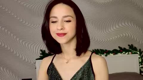 Snapshot of miasweetashoney chatting on December 2025 10:13:02 AM Mia online show from December 2025 10:13:02 AM