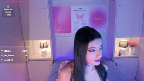 miaturnerr_ online show from June 2026 06:52:02 AM