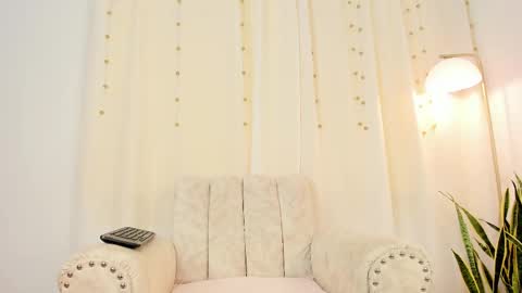 Snapshot of miavenuss_1 chatting on November 2025 07:57:02 PM Miavenuss 1 online show from November 2025 07:57:02 PM