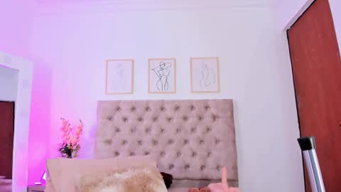 Miavenuss 1 online show from March 2026 09:29:01 PM