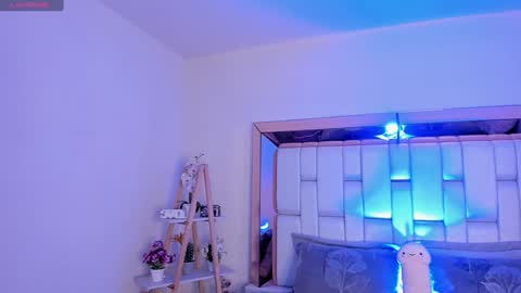 Snapshot of miavillalobos_ chatting on January 2025 04:46:01 PM Mia Villalobos online show from January 2025 04:46:01 PM
