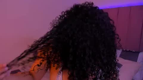 Snapshot of miawoderfull chatting on November 2025 09:36:02 PM Mia online show from November 2025 09:36:02 PM