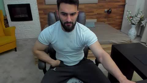 Snapshot of micahlane chatting on February 2026 05:36:01 AM MicahLane online show from February 2026 05:36:01 AM