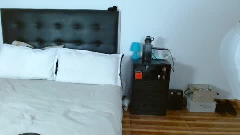 Michael  Iris online show from October 2025 08:15:02 AM