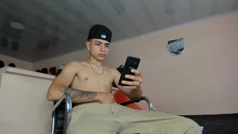 Snapshot of michael_boy88_ chatting on February 2025 08:30:01 PM Michael Boy online show from February 2025 08:30:01 PM