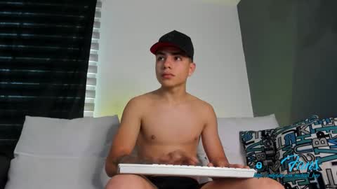 Snapshot of michael_boy88_ chatting on October 2025 08:33:01 PM Michael Boy online show from October 2025 08:33:01 PM