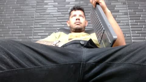 Snapshot of michael_daviss1 chatting on January 2025 06:33:02 PM Michael Daviss online show from January 2025 06:33:02 PM