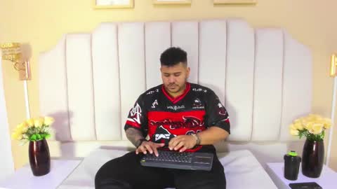 Snapshot of michael_hill1 chatting on November 2025 01:11:01 PM MICHAEL online show from November 2025 01:11:01 PM