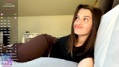 Emily online show from May 2026 04:04:02 PM