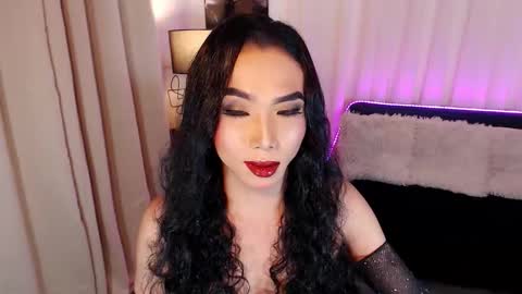 michaelagoddess online show from November 2025 12:08:02 AM