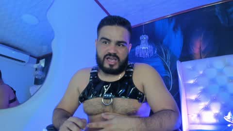 Snapshot of michaelbear_ chatting on December 2024 12:00:01 PM Michael online show from December 2024 12:00:01 PM