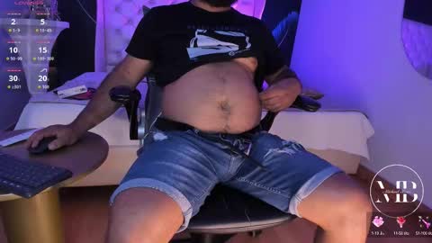 Snapshot of michaelbear_ chatting on October 2025 02:39:02 PM Michael online show from October 2025 02:39:02 PM