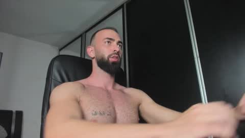 Snapshot of michaelevansx chatting on October 2025 07:47:01 PM MichaelEvansx online show from October 2025 07:47:01 PM