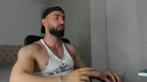 MichaelEvansx online show from May 2026 08:25:01 PM