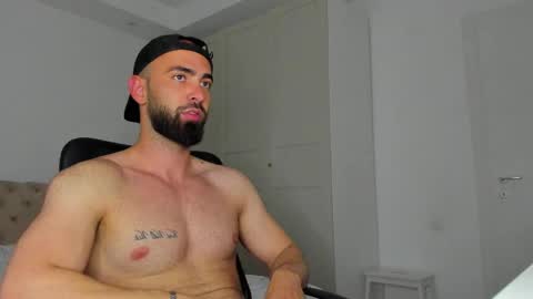 MichaelEvansx online show from May 2026 08:49:01 PM