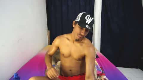 Michael online show from November 2025 05:11:01 AM