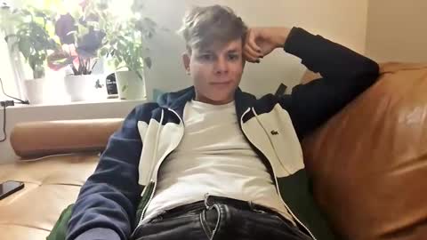 michaeltwinkboy online show from March 2026 07:57:01 PM