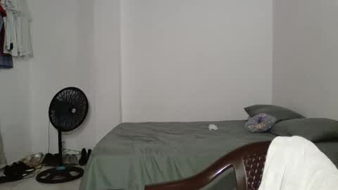 Snapshot of micheldelatorre69 chatting on November 2025 09:03:01 PM MichelandDavid online show from November 2025 09:03:01 PM