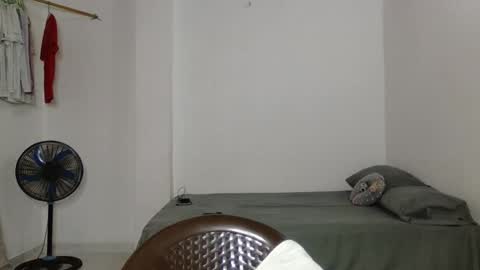 Snapshot of micheldelatorre69 chatting on December 2025 06:58:02 PM MichelandDavid online show from December 2025 06:58:02 PM